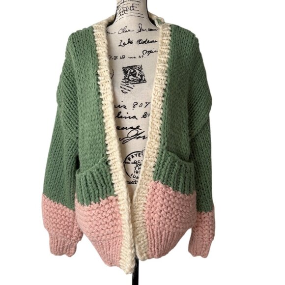 Saachi Anthropologie Bella Cardigan Chunky Sweater Green Pink Pockets One-Size - Picture 2 of 8